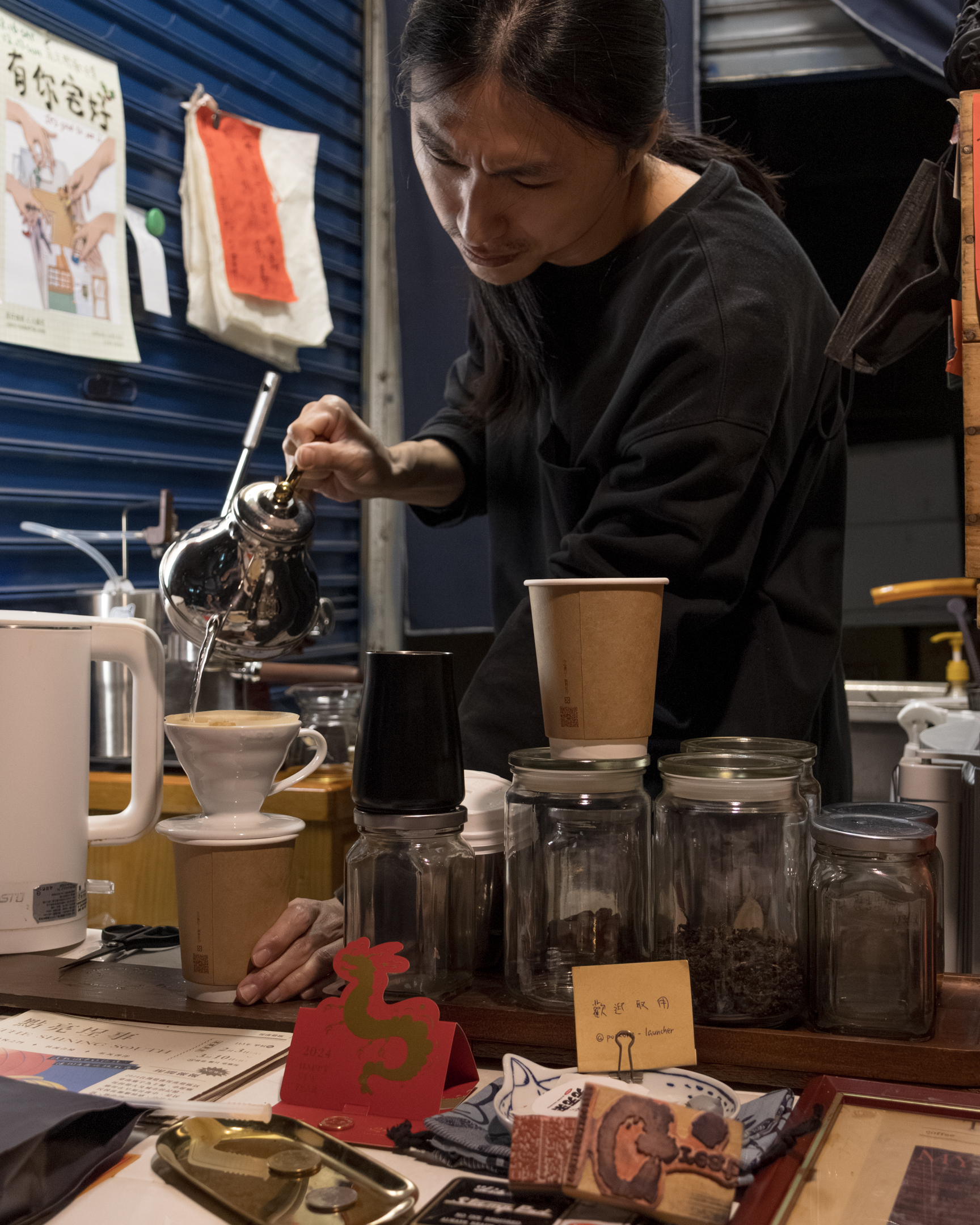 吧台前的手沖與工作桌